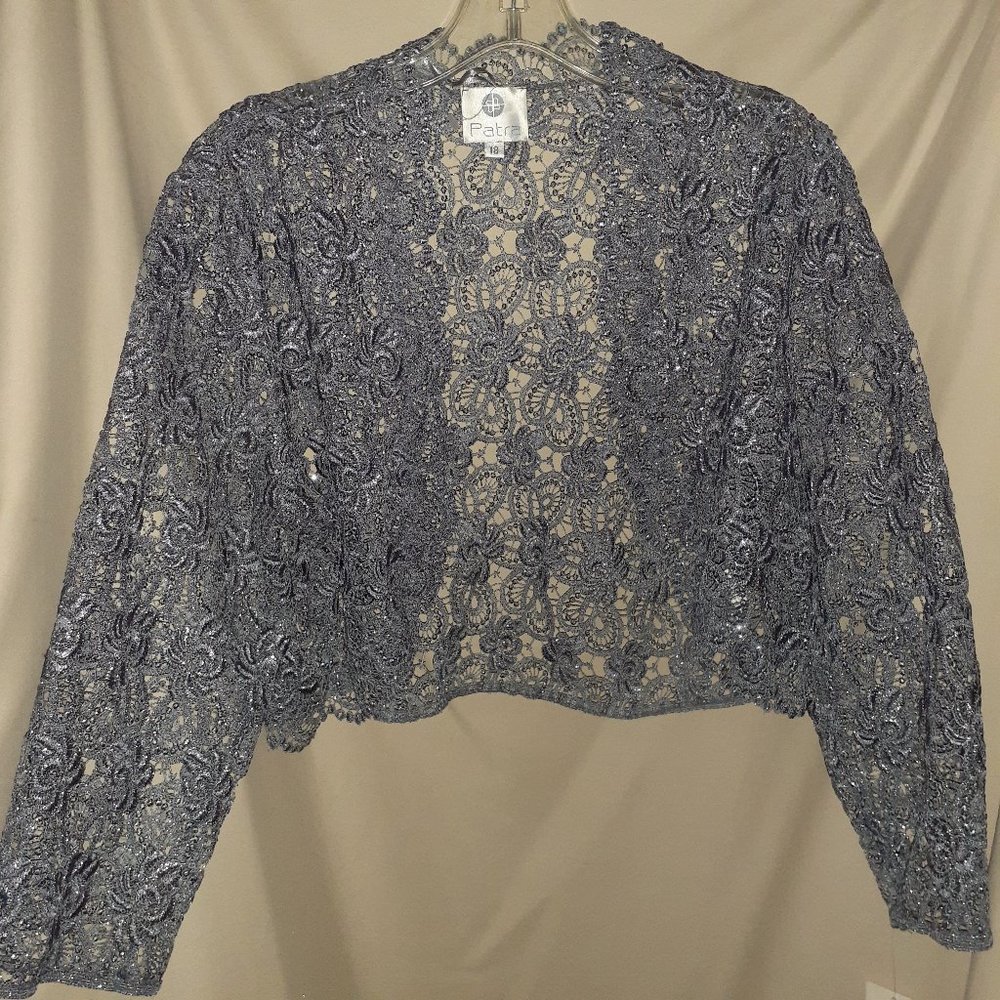 PATRA shoulder cape